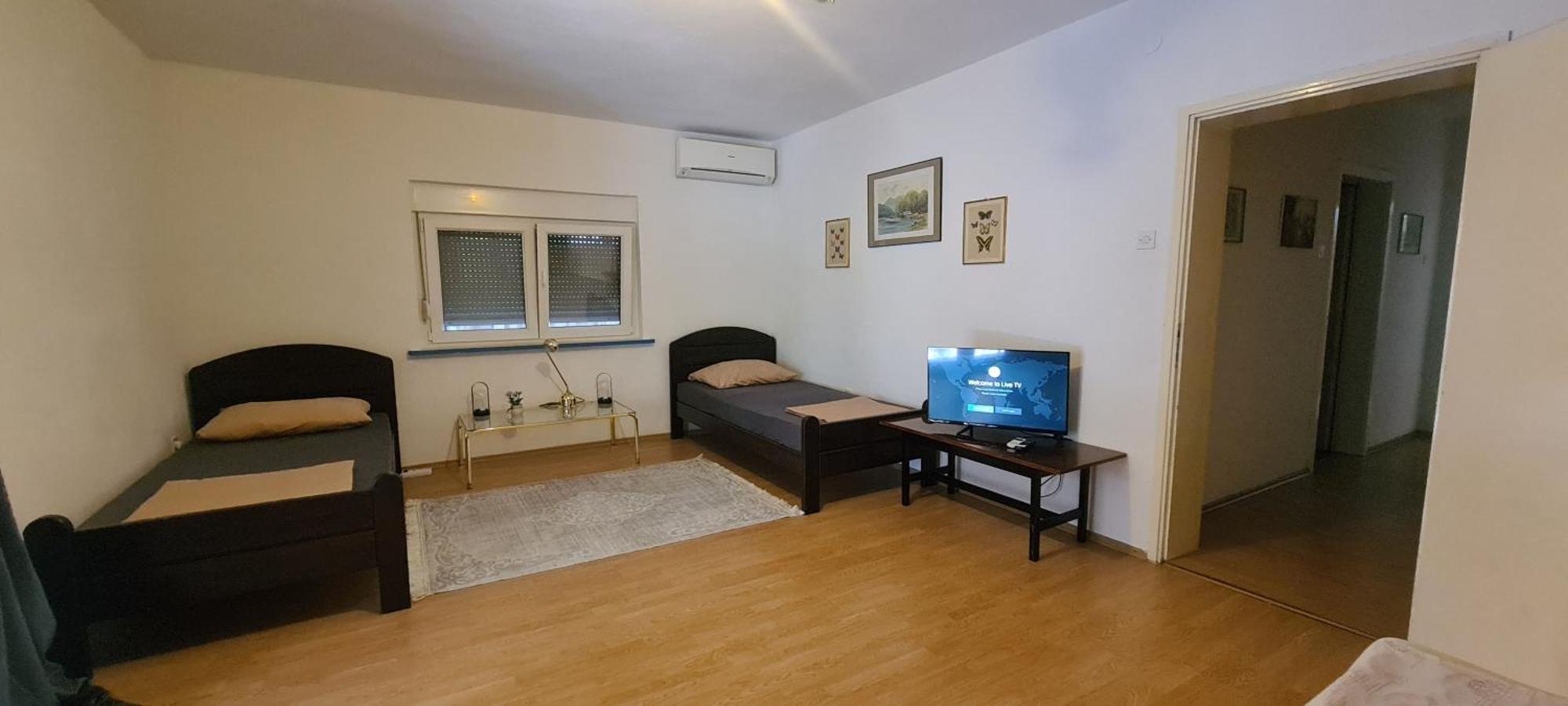 Apartments Discovery 2 ยูบุสกี ภายนอก รูปภาพ